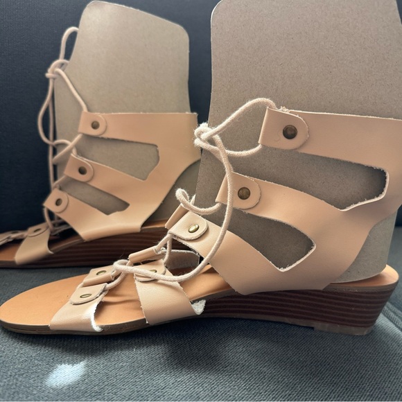 Forever 21 real leather lace up wedge sandal - Picture 2 of 4